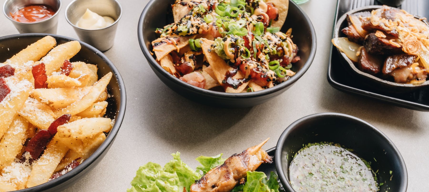 らむページ ラムファイヤー | シェラトン・ワイキキのレストラン＆バー